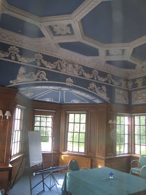 Fancy roof at the Monkey Island hotel (07-23-2009 07:54)