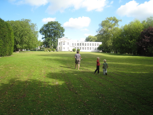 Xine, Tim and Cole at Monkey Island (07-23-2009 08:24)