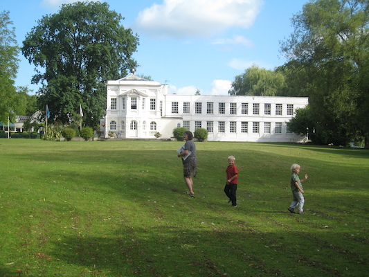 Xine, Tim and Cole at Monkey Island (07-23-2009 08:24)