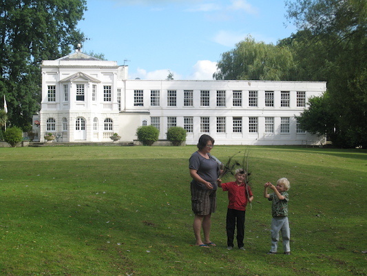 Xine, Tim and Cole at Monkey Island (07-23-2009 08:24)