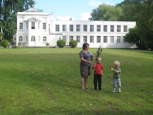 Xine, Tim and Cole at Monkey Island (07-23-2009 08:24)
