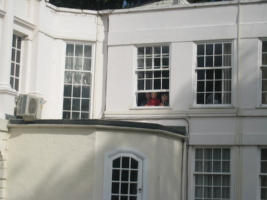 Xine, Tim and Cole in the room at Monkey Island (07-23-2009 08:29)