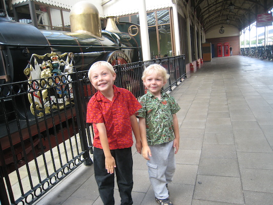Tim and Cole at the Royal Train at Windsor (07-23-2009 10:21)