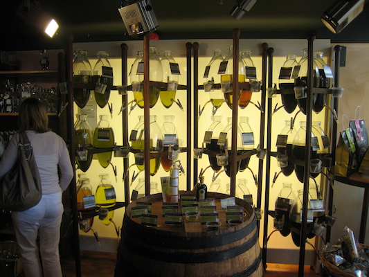 Olive oil display (07-23-2009 10:23)