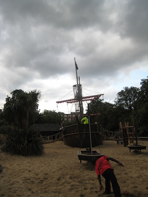 Tim up the mast at the Princess Diana playground (07-23-2009 18:20)