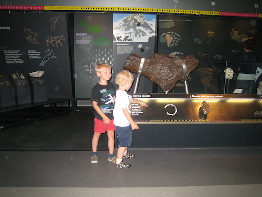 Tim and Cole at the natural history museum (07-24-2009 09:44)