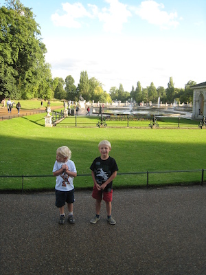 Tim and Cole in Hyde park (07-24-2009 18:00)