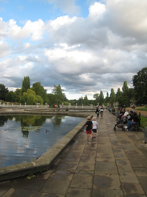 Tim and Cole in Hyde park (07-24-2009 18:36)