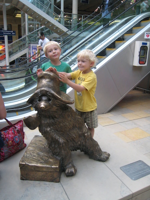 Tim and Cole with the Paddington statue (07-25-2009 08:48)