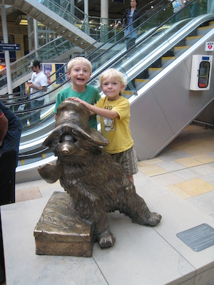 Tim and Cole with the Paddington statue (07-25-2009 08:48)