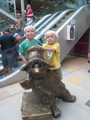 Tim and Cole with the Paddington statue (07-25-2009 08:48)