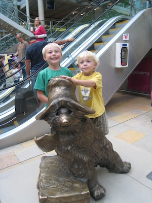 Tim and Cole with the Paddington statue (07-25-2009 08:48)