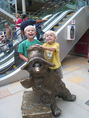 Tim and Cole with the Paddington statue (07-25-2009 08:48)