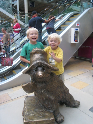 Tim and Cole with the Paddington statue (07-25-2009 08:48)