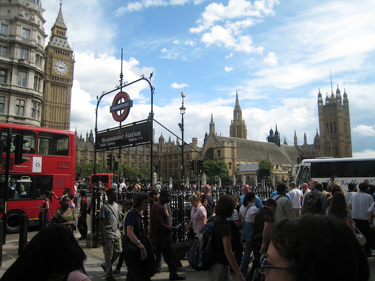 Xine, Tim and Cole near Big Ben (07-25-2009 13:46)