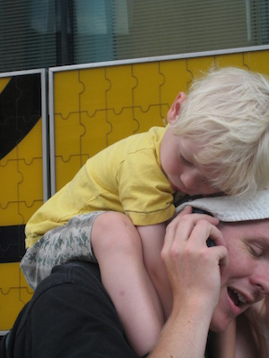 Cole asleep on Ben's shoulders (07-25-2009 14:24)