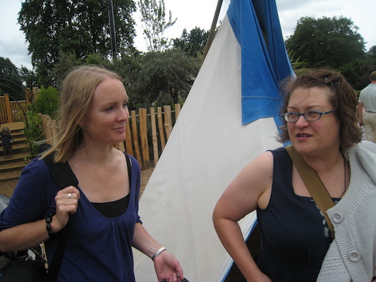 Lizzy and Xine at the Princess Diana playground (07-26-2009 14:46)