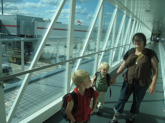 Tim, Cole and Xine at Heathrow (07-27-2009 15:39)