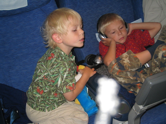 Cole and Tim on the plane (07-27-2009 20:03)