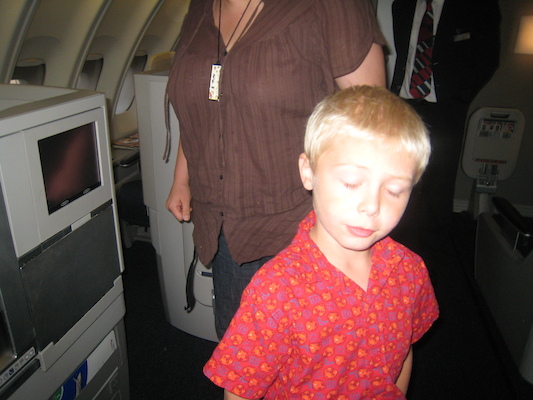 Tim on the plane (07-27-2009 23:42)