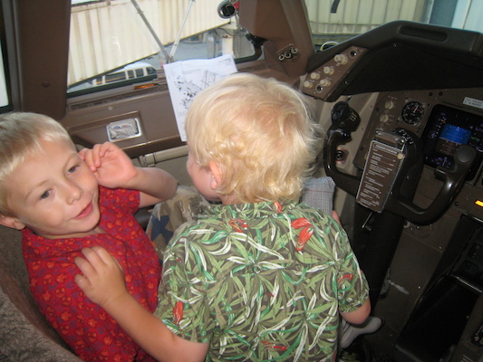 Tim and Cole in the cockpit (07-27-2009 23:43)