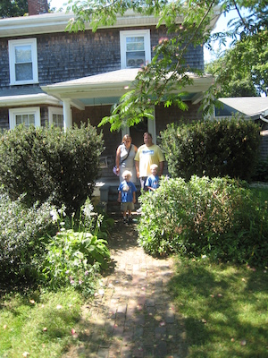 Jacqui, Matt, Tim and Cole at the Hyannis house (08-15-2009 12:21)