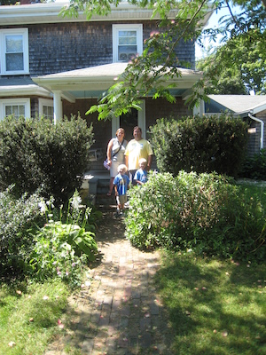 Jacqui, Matt, Tim and Cole at the Hyannis house (08-15-2009 12:21)