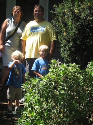 Jacqui, Matt, Tim and Cole at the Hyannis house (08-15-2009 12:21)