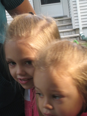 Drew and Maya (09-08-2009 07:38)