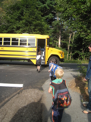 Tim getting on the bus (09-08-2009 07:41)