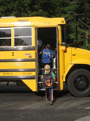 Tim getting on the bus (09-08-2009 07:42)