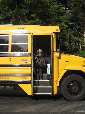 Tim getting on the bus (09-08-2009 07:42)