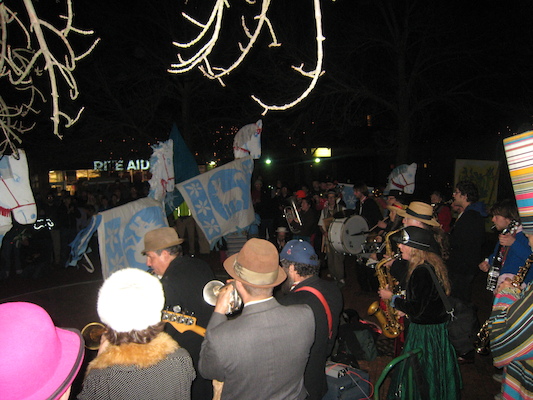 Bread and Puppets at Honk (10-10-2009 18:11)