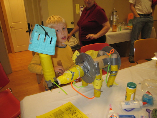 Tim and his giraffe (10-16-2009 16:09)