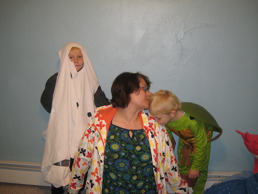 Tim ghost, Xine and Cole turtle (10-24-2009 14:51)