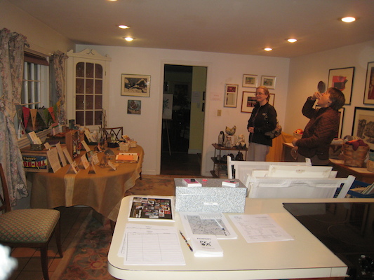 Xine's Artist Studio table (11-08-2009 16:38)