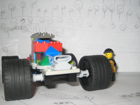 Tim's lego racer (11-15-2009 08:39)