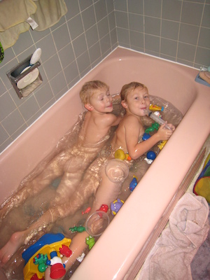 Tim and Cole in the tub (11-24-2009 18:54)