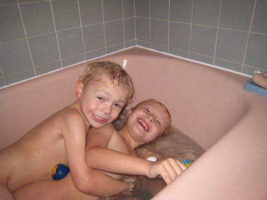 Tim and Cole in the tub (11-24-2009 18:54)