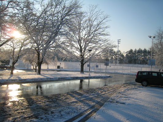 A snowy day in Bedford (12-06-2009 08:05)