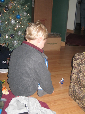 Tim and his robot dinosaur (12-25-2009 07:28)