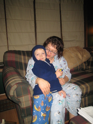 Cole and Xine cuddling (12-25-2009 07:41)