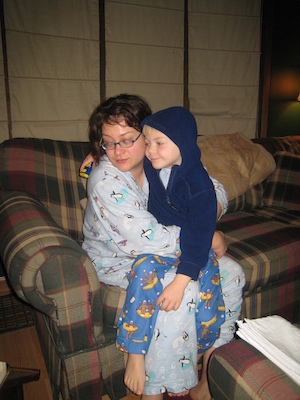 Cole and Xine cuddling (12-25-2009 07:41)