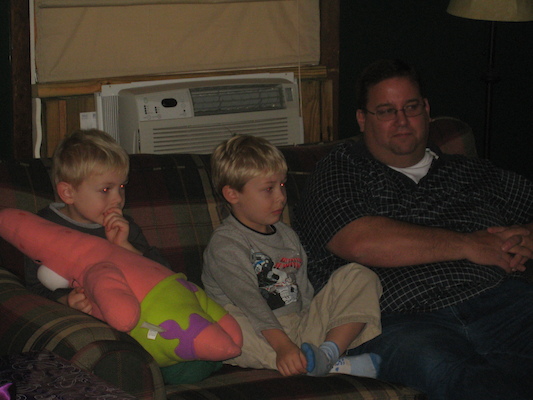 Cole, Tim and Matt watching Sponge Bob (12-25-2009 13:57)