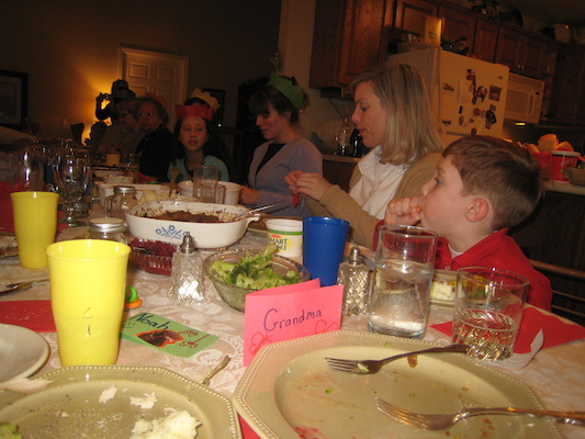 Tim, Juj, Marie, Laura, Kathy, Amy, Tate (12-25-2009 17:53)