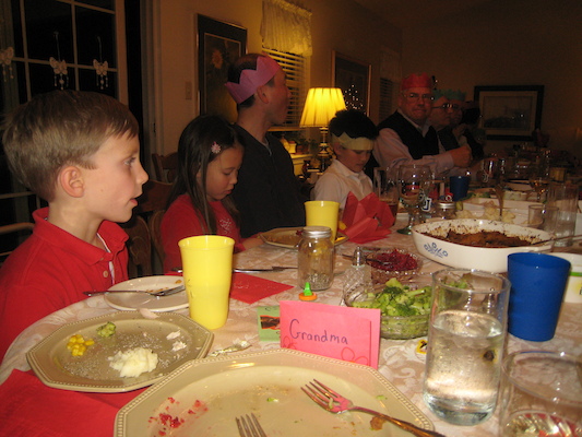 Noah, Kristen, Unku, Eric, Ron, Bill, Matt, Xine, Cole (12-25-2009 17:53)