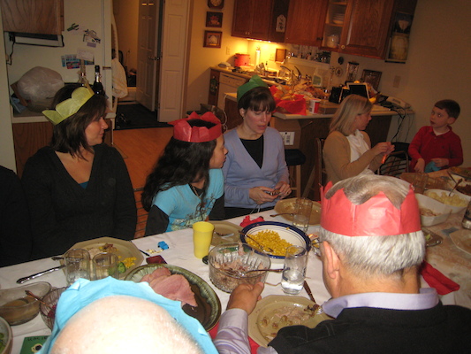 Jen, Laura, Kathy, Amy, Tate, Ron, Bill (12-25-2009 17:53)