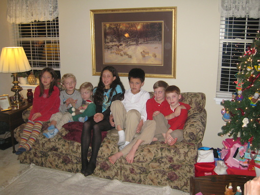 Kristen, Tim, Cole, Laura, Eric, Noah, Tate (12-25-2009 19:52)