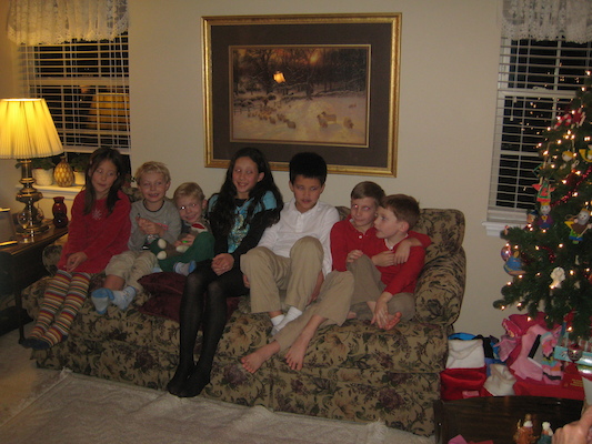 Kristen, Tim, Cole, Laura, Eric, Noah, Tate (12-25-2009 19:52)