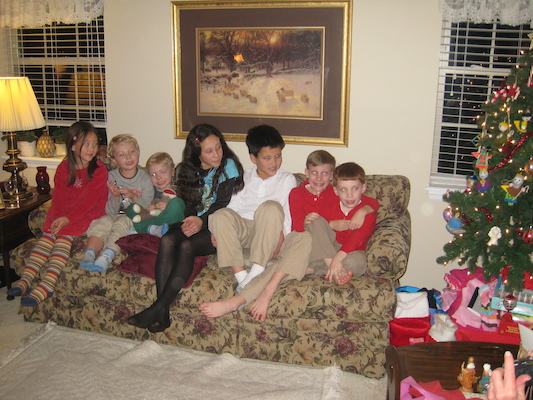 Kristen, Tim, Cole, Laura, Eric, Noah, Tate (12-25-2009 19:52)